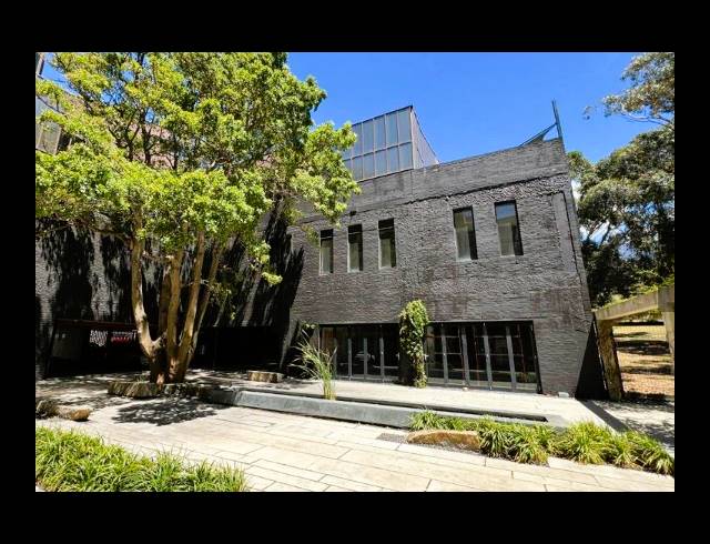 2,100M² OFFICE TO LET IN WOODSTOCK